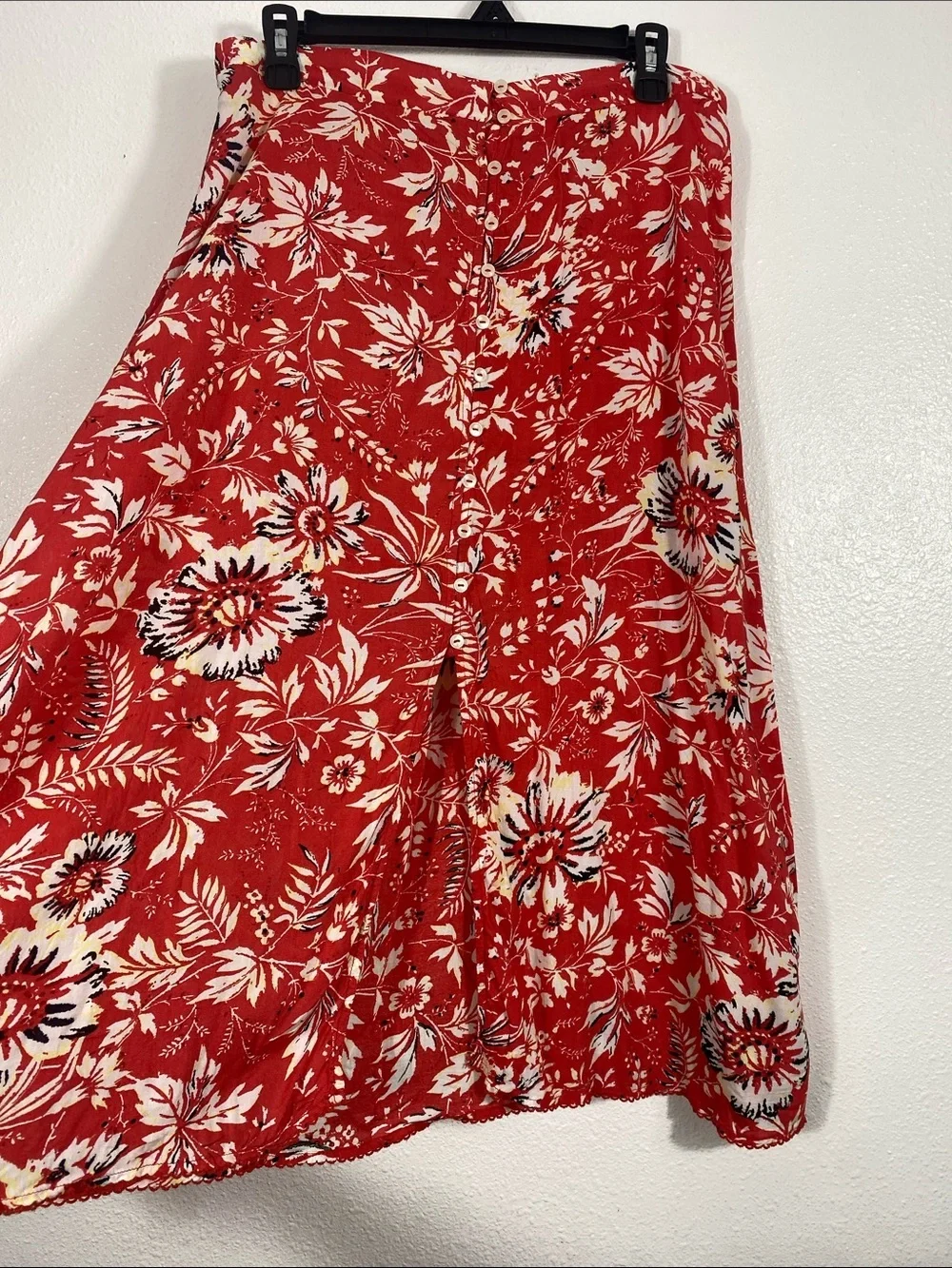 Free People Red Floral Midi Skirt with Front Slit Size L 100 Viscose